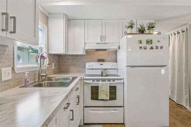 3204 POND HOLLOW STREET, Wesley Chapel, FL 33543