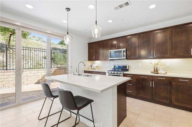 27314 Weldon Way, Saugus, CA 91350
