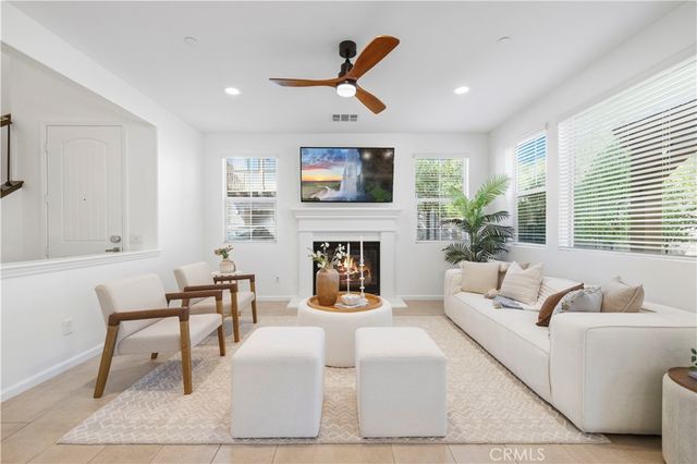 27314 Weldon Way, Saugus, CA 91350