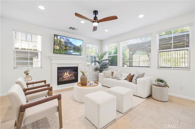27314 Weldon Way, Saugus, CA 91350