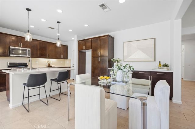 27314 Weldon Way, Saugus, CA 91350