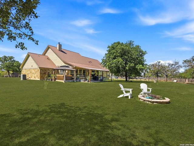 1211 Copperhead Road, Seguin, TX 78155