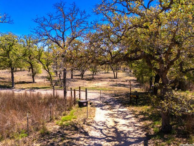 1211 Copperhead Road, Seguin, TX 78155