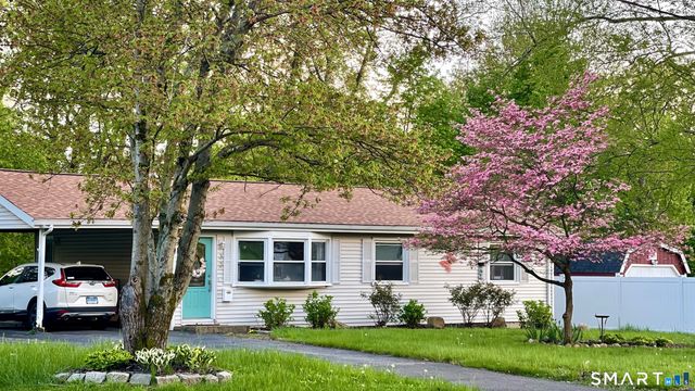 32 Jackson Road, Enfield, CT 06082