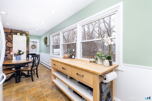 32 Jackson Road, Enfield, CT 06082