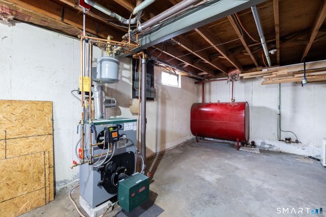 32 Jackson Road, Enfield, CT 06082