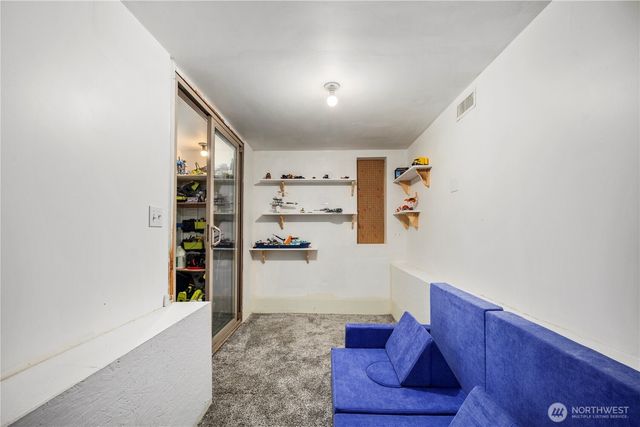 61 E Channel Drive, Allyn, WA 98524