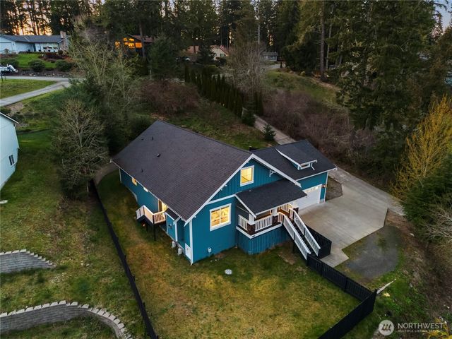 61 E Channel Drive, Allyn, WA 98524