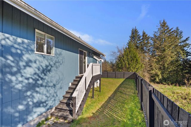 61 E Channel Drive, Allyn, WA 98524