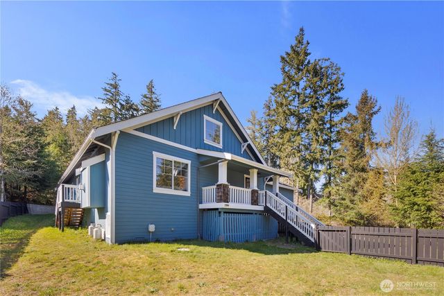 61 E Channel Drive, Allyn, WA 98524