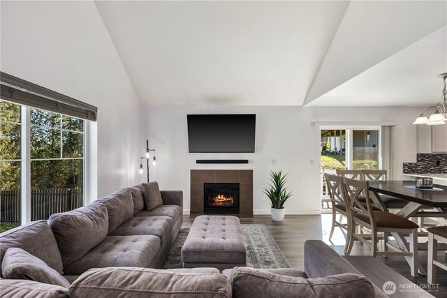 61 E Channel Drive, Allyn, WA 98524