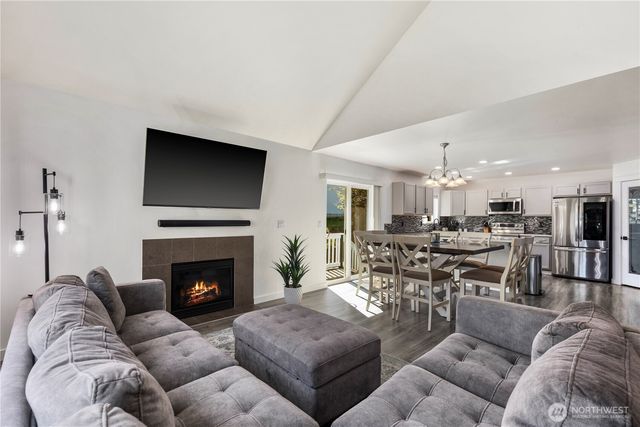 61 E Channel Drive, Allyn, WA 98524
