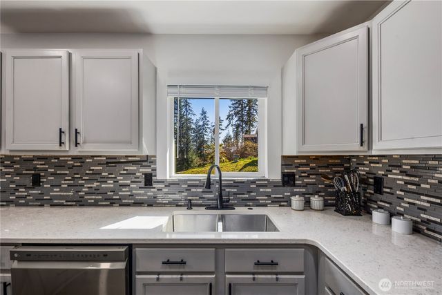 61 E Channel Drive, Allyn, WA 98524