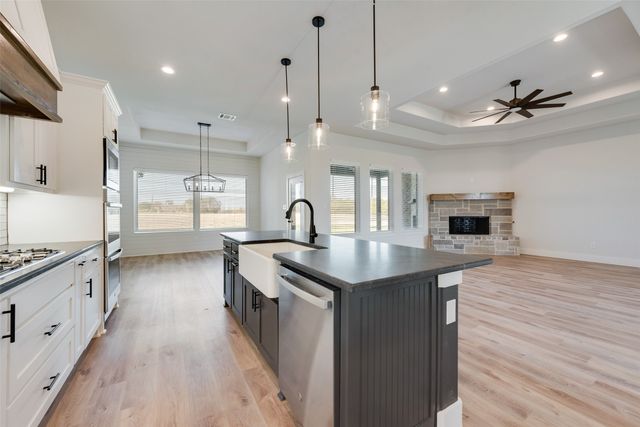 153 Dove Landing, Valley View, TX 76272