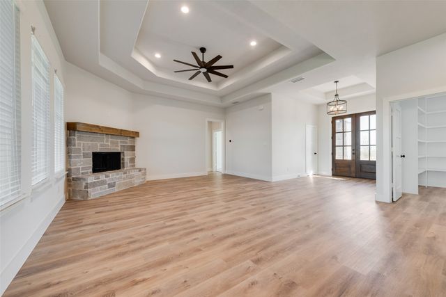 153 Dove Landing, Valley View, TX 76272