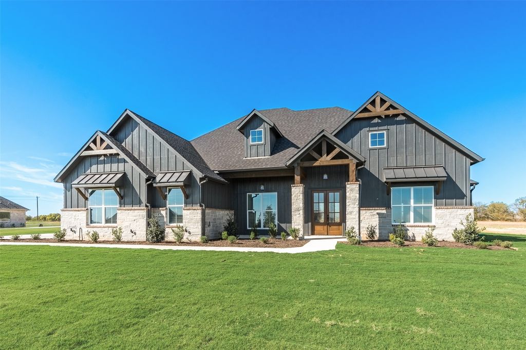 153 Dove Landing, Valley View, TX 76272