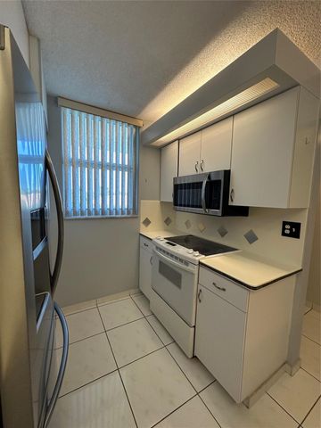5300 NE 24th Terrace 211c, Fort Lauderdale, FL 33308