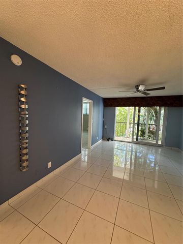 5300 NE 24th Terrace 211c, Fort Lauderdale, FL 33308
