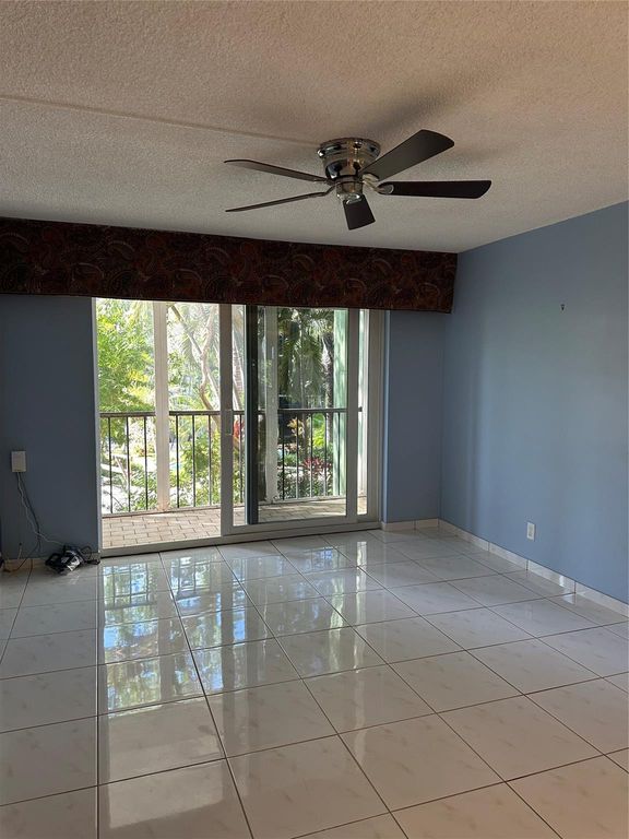 5300 NE 24th Terrace 211c, Fort Lauderdale, FL 33308