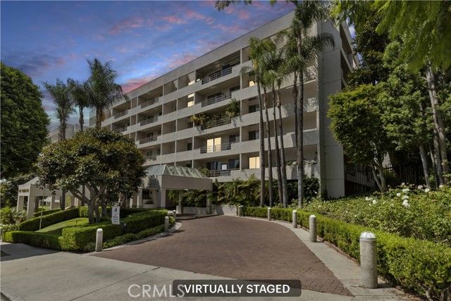 1131 Alta Loma Road 527, West Hollywood, CA 90069