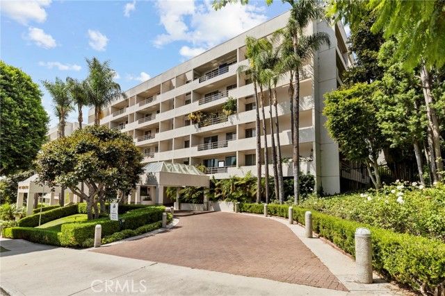 1131 Alta Loma Road 527, West Hollywood, CA 90069