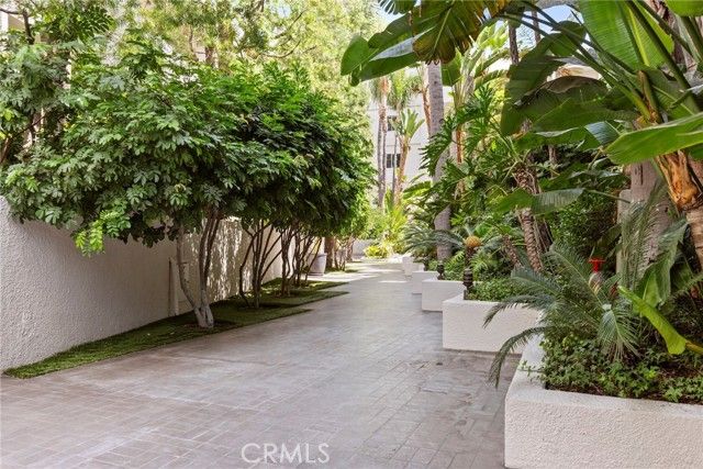 1131 Alta Loma Road 527, West Hollywood, CA 90069