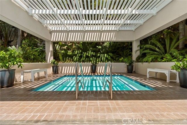 1131 Alta Loma Road 527, West Hollywood, CA 90069