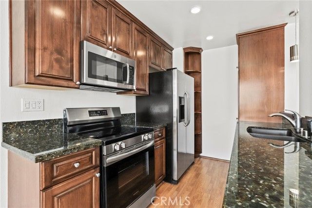 1131 Alta Loma Road 527, West Hollywood, CA 90069