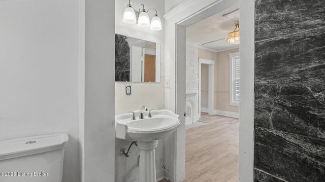 3118 Bank St, Louisville, KY 40212