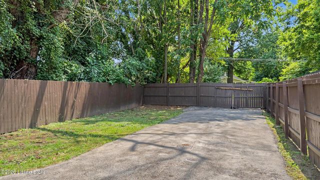 3118 Bank St, Louisville, KY 40212