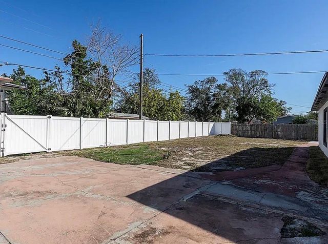 4335 10TH AVENUE S A, St Petersburg, FL 33711