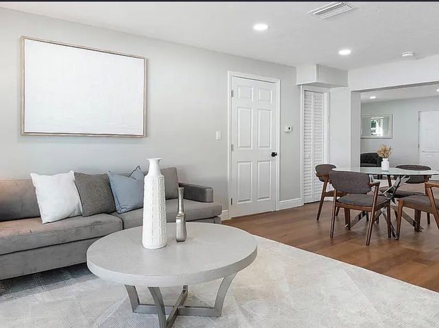 4335 10TH AVENUE S A, St Petersburg, FL 33711