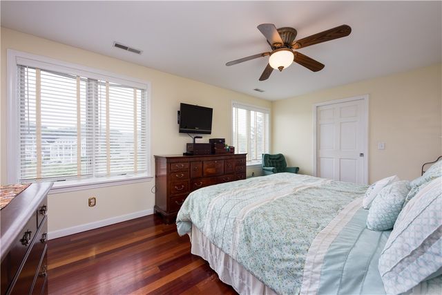 6 Dunes Road, Narragansett, RI 02882