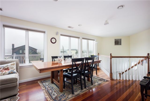 6 Dunes Road, Narragansett, RI 02882