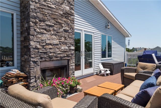 6 Dunes Road, Narragansett, RI 02882