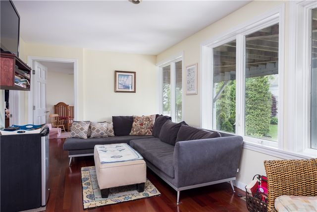 6 Dunes Road, Narragansett, RI 02882