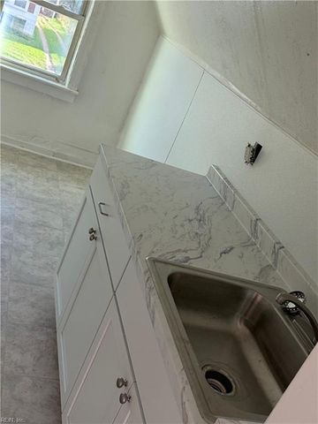 3625 S Warwick Cir Apt B, Norfolk, VA 23513