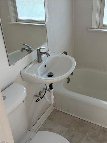 3625 S Warwick Cir Apt B, Norfolk, VA 23513