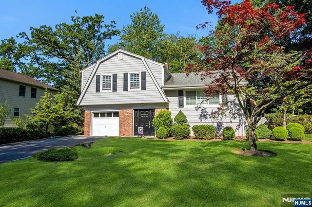 42 Lohs Place, Harrington Park, NJ 07640