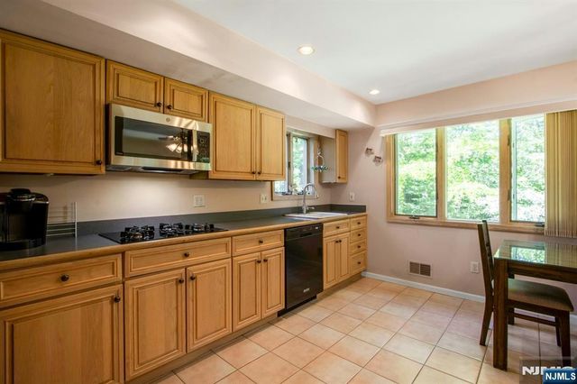 42 Lohs Place, Harrington Park, NJ 07640