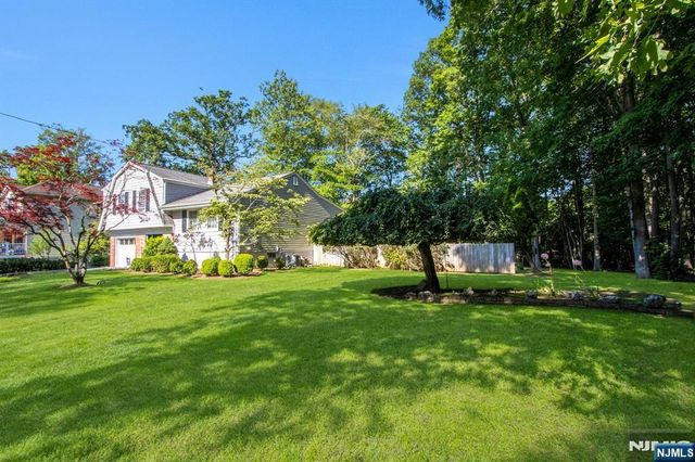 42 Lohs Place, Harrington Park, NJ 07640