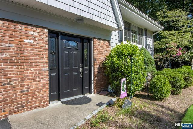 42 Lohs Place, Harrington Park, NJ 07640