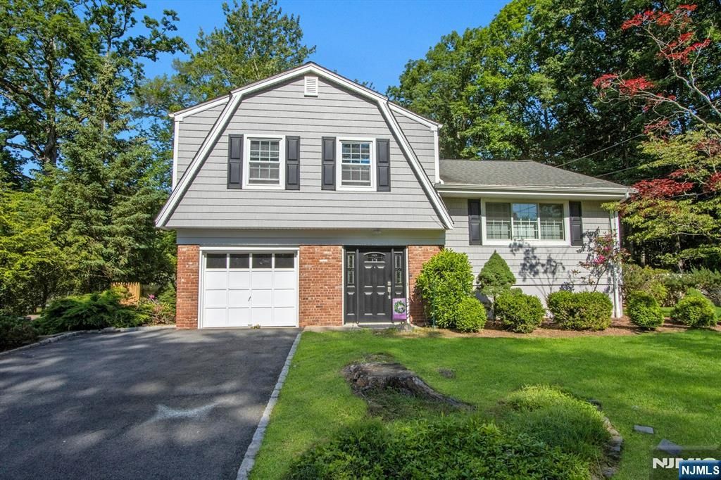 42 Lohs Place, Harrington Park, NJ 07640