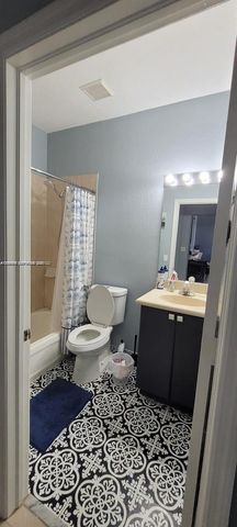 8551 NW 108th Court, Doral, FL 33178