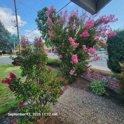 101 SE Liberty Drive, Grants Pass, OR 97527