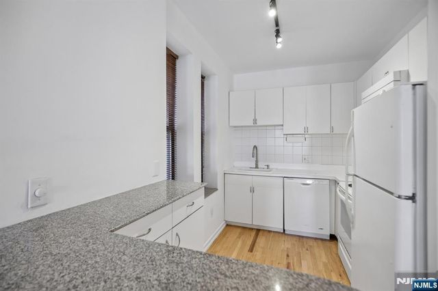 849 Boulevard 4D, Weehawken, NJ 07086