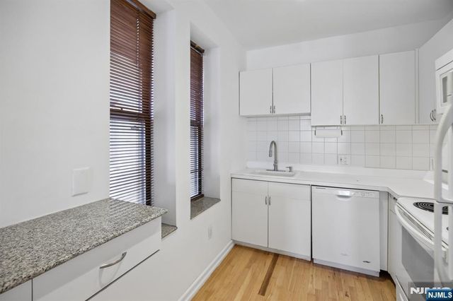 849 Boulevard 4D, Weehawken, NJ 07086