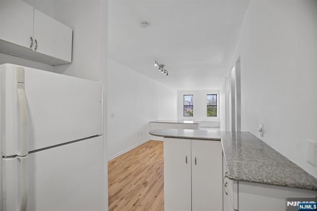 849 Boulevard 4D, Weehawken, NJ 07086