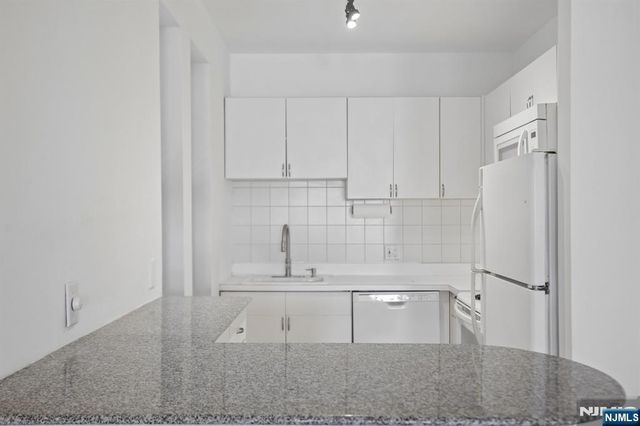 849 Boulevard 4D, Weehawken, NJ 07086