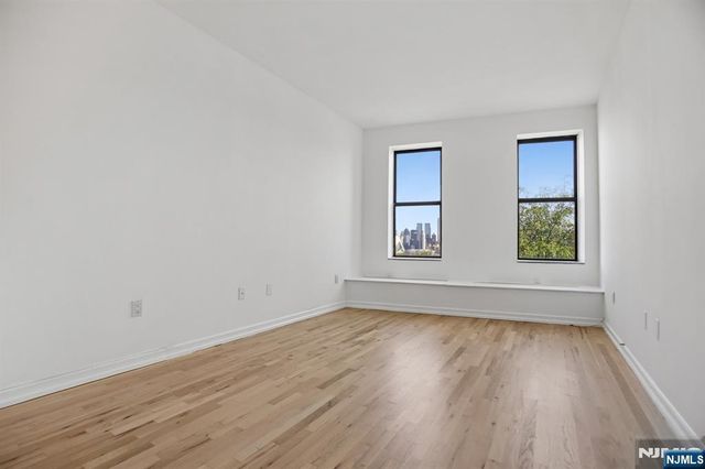 849 Boulevard 4D, Weehawken, NJ 07086